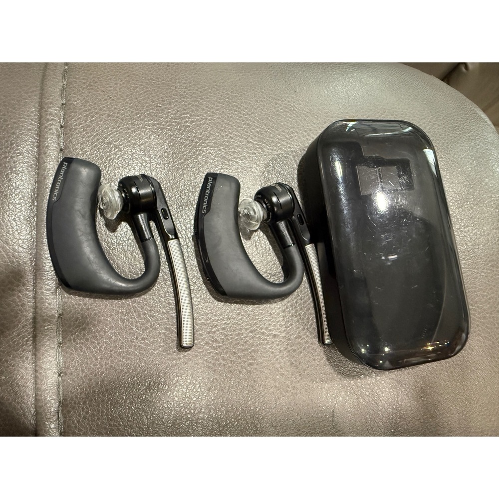 Plantronics Voyager Legend Bluetooth 2 Headset Bundle with‎ Charging Case Black